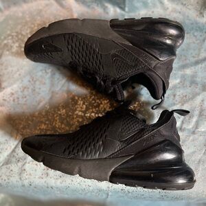 Nike Black Air Max 270